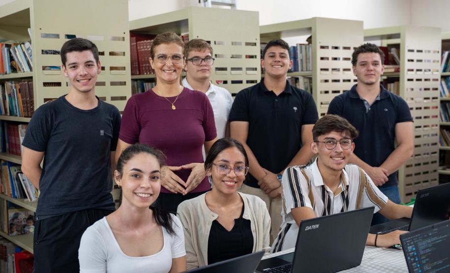 Talento Tech: alunos aprendem TI e testam tecnologias em lanchonete e negócios dos pais