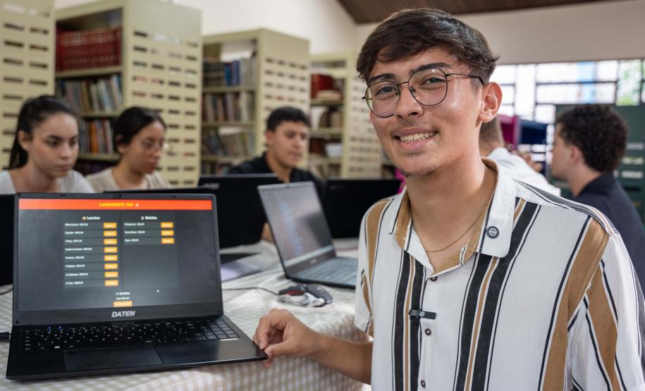 Talento Tech: alunos aprendem TI e testam tecnologias em lanchonete e negócios dos pais
