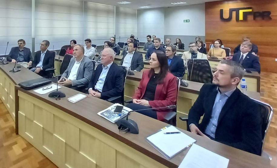 Pesquisa do Paraná desenvolve avião agrícola de pulverização não tripulado