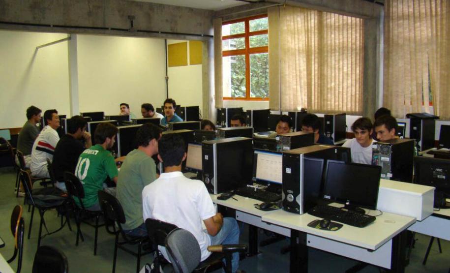 Mais de um terço dos finalistas da 1ª Olimpíada Brasileira de Inteligência Artificial são do Paraná