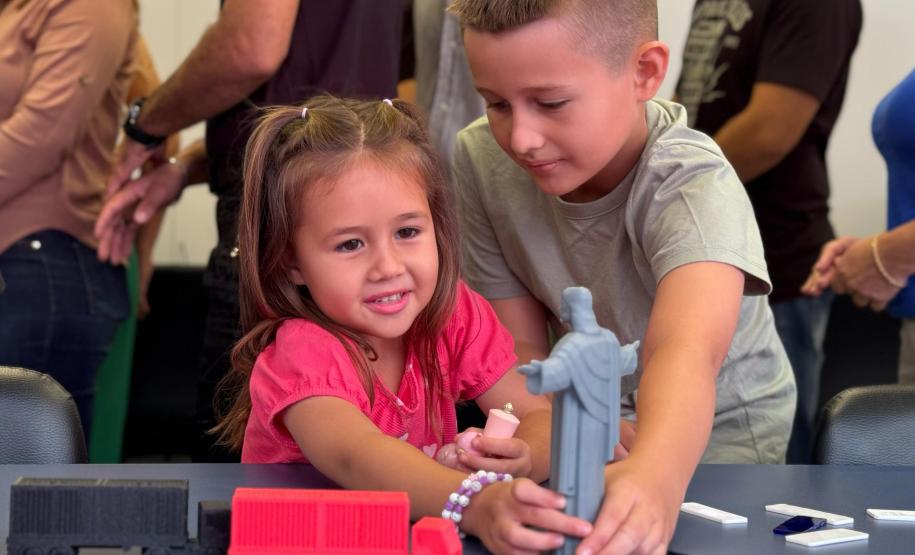 Carreta da Inovação leva tecnologia, lazer e serviços para Rolândia e Borrazópolis
