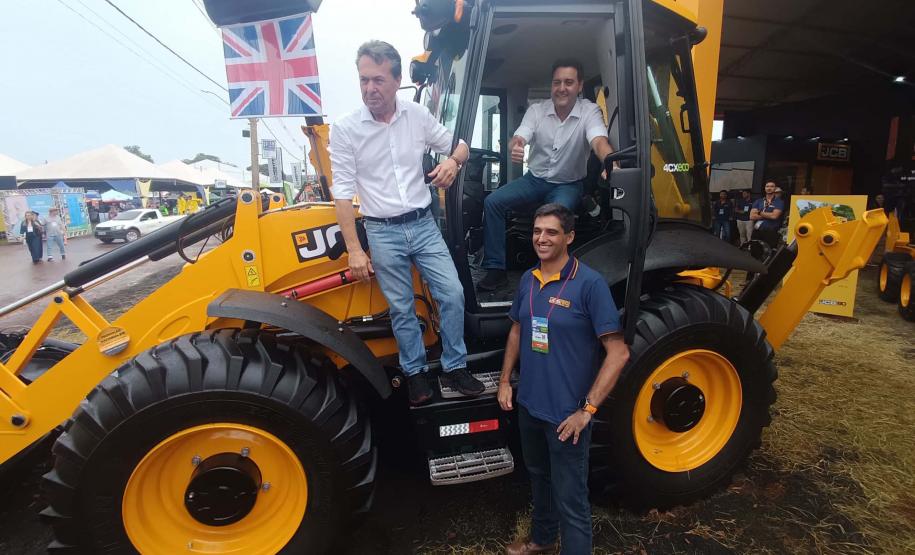 Governador destaca modelo inovador do agro paranaense em visita à Agrishow