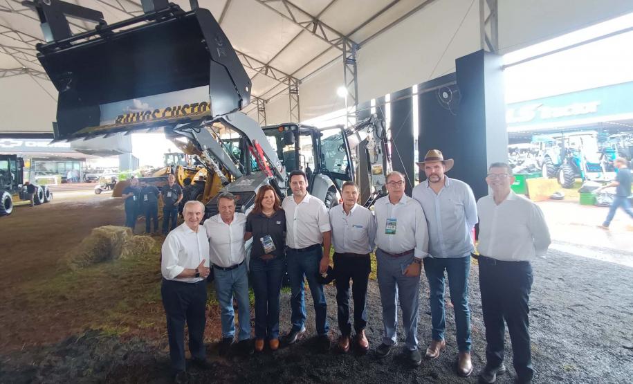 Governador destaca modelo inovador do agro paranaense em visita à Agrishow