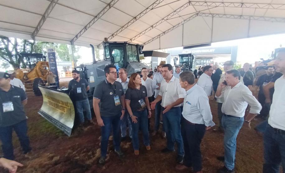 Governador destaca modelo inovador do agro paranaense em visita à Agrishow