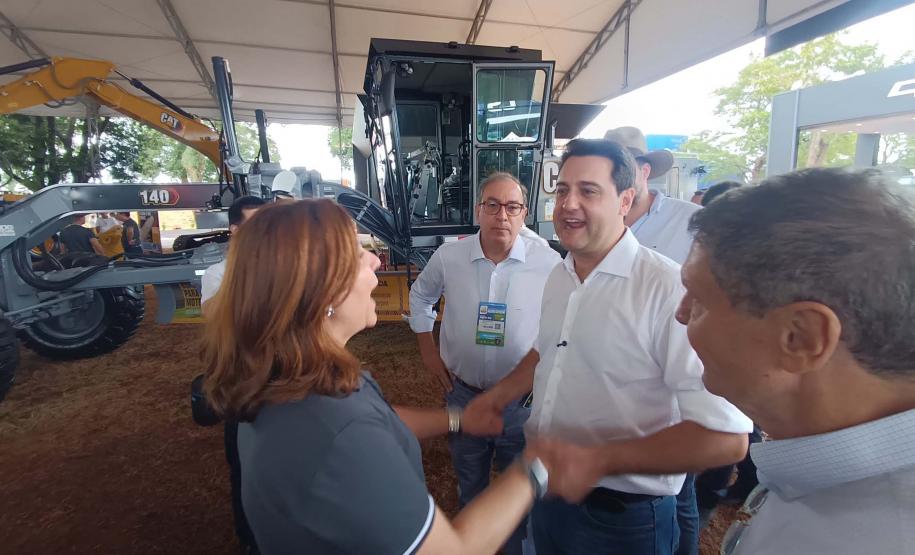 Governador destaca modelo inovador do agro paranaense em visita à Agrishow