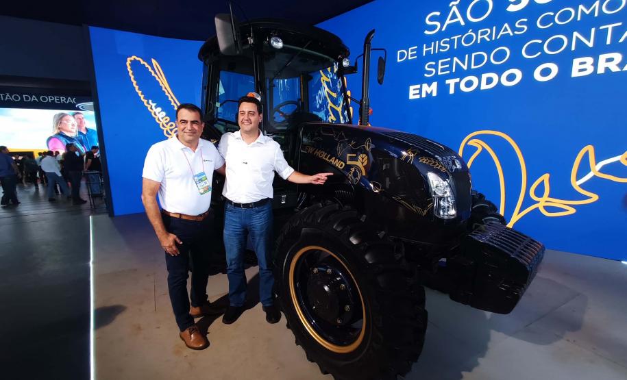 Governador destaca modelo inovador do agro paranaense em visita à Agrishow