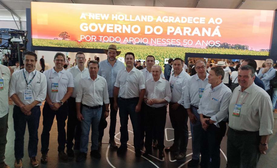 Governador destaca modelo inovador do agro paranaense em visita à Agrishow