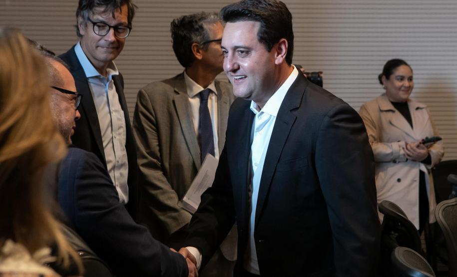 Governador recebe comitiva da União Europeia para fortalecer laços com o Paraná