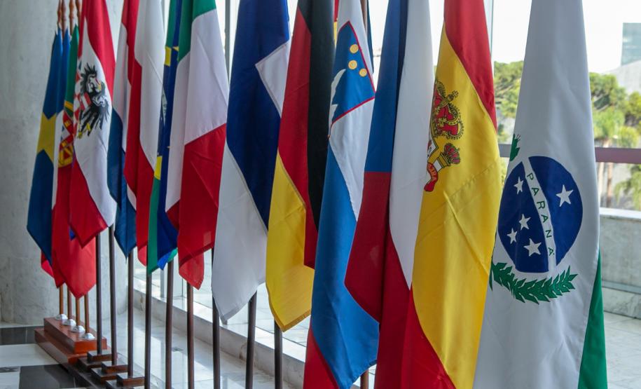 Governador recebe comitiva da União Europeia para fortalecer laços com o Paraná