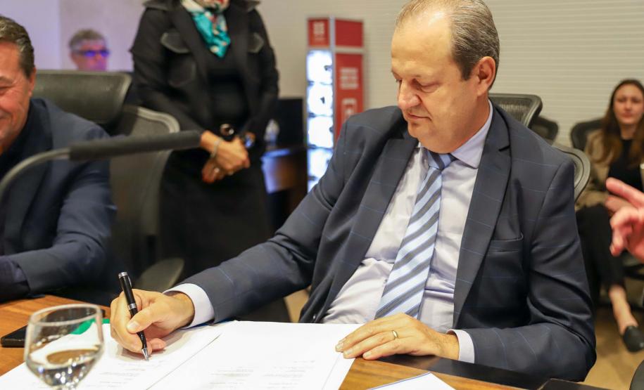 Paraná assina acordos com região italiana da Emilia-Romagna