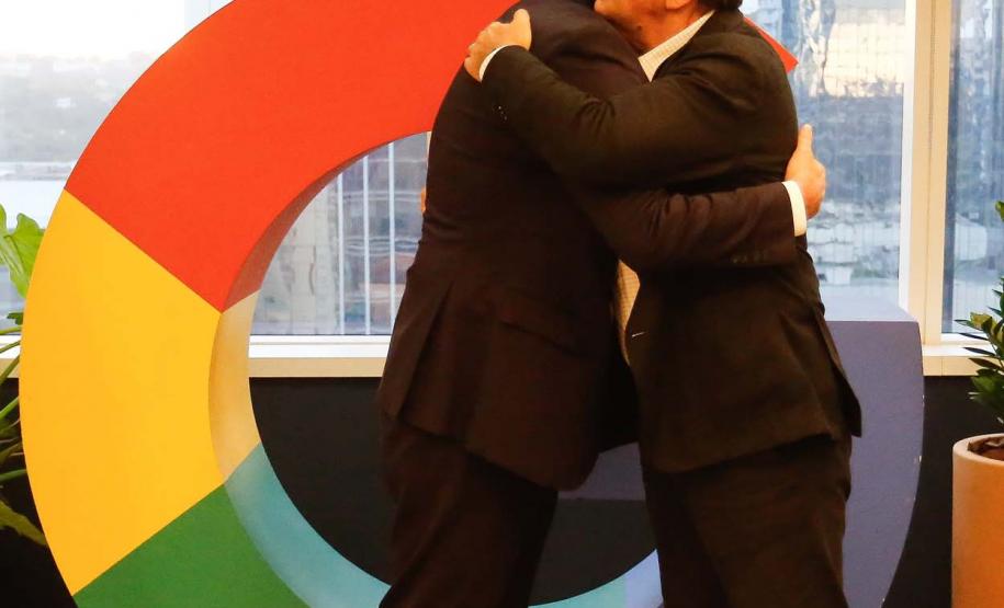 Ratinho Junior sela parceria com o Google para expandir uso de IA e sistemas de gestão