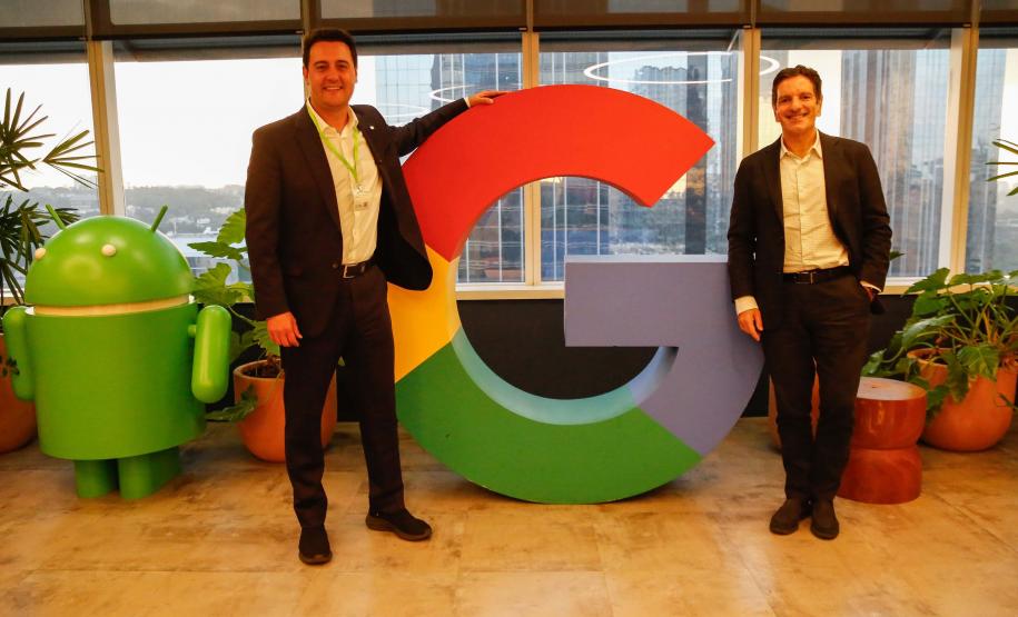 Ratinho Junior sela parceria com o Google para expandir uso de IA e sistemas de gestão