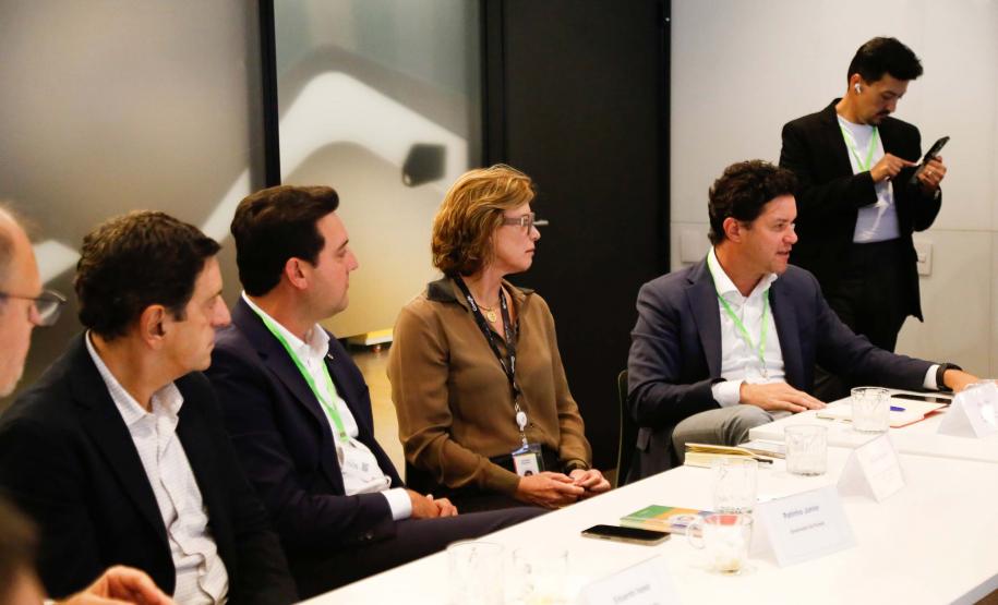 Ratinho Junior sela parceria com o Google para expandir uso de IA e sistemas de gestão