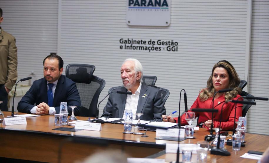 Piana recebe delegação mexicana de Chihuahua para debater parcerias com o Paraná