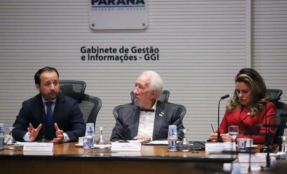 Piana recebe delegação mexicana de Chihuahua para debater parcerias com o Paraná