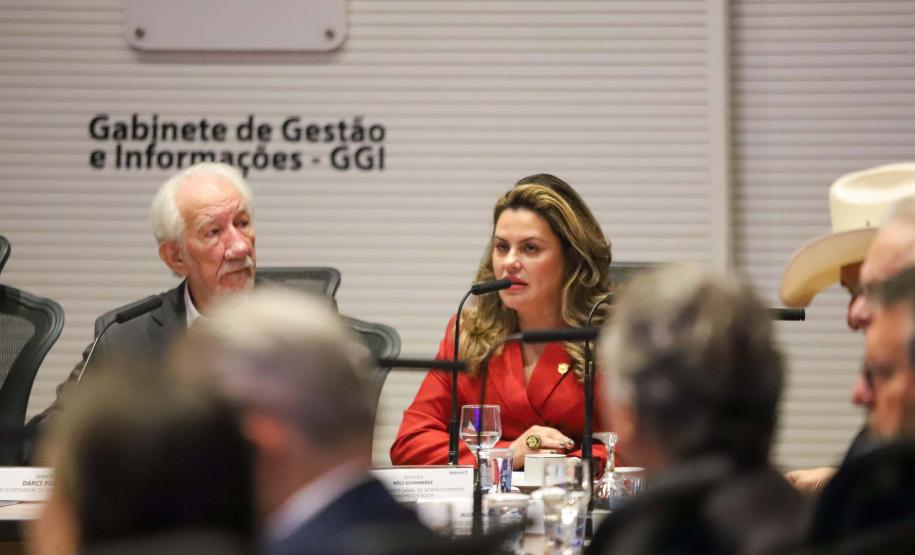 Piana recebe delegação mexicana de Chihuahua para debater parcerias com o Paraná