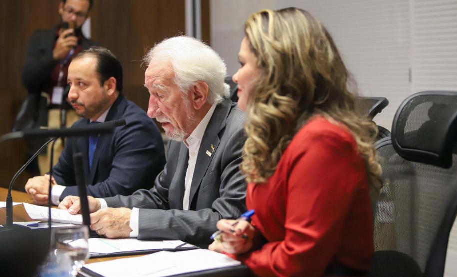 Piana recebe delegação mexicana de Chihuahua para debater parcerias com o Paraná