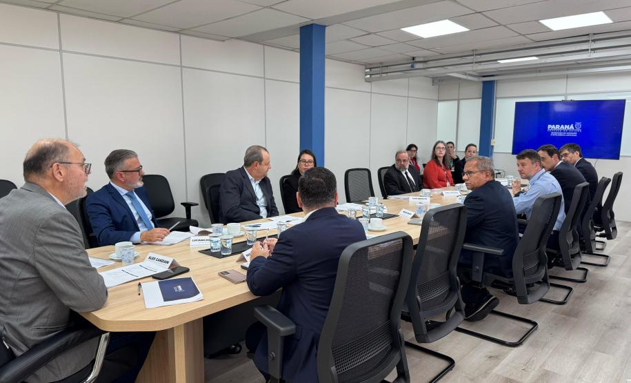 Paraná instala Conselho de IA e avança na regulamentação da tecnologia no setor público