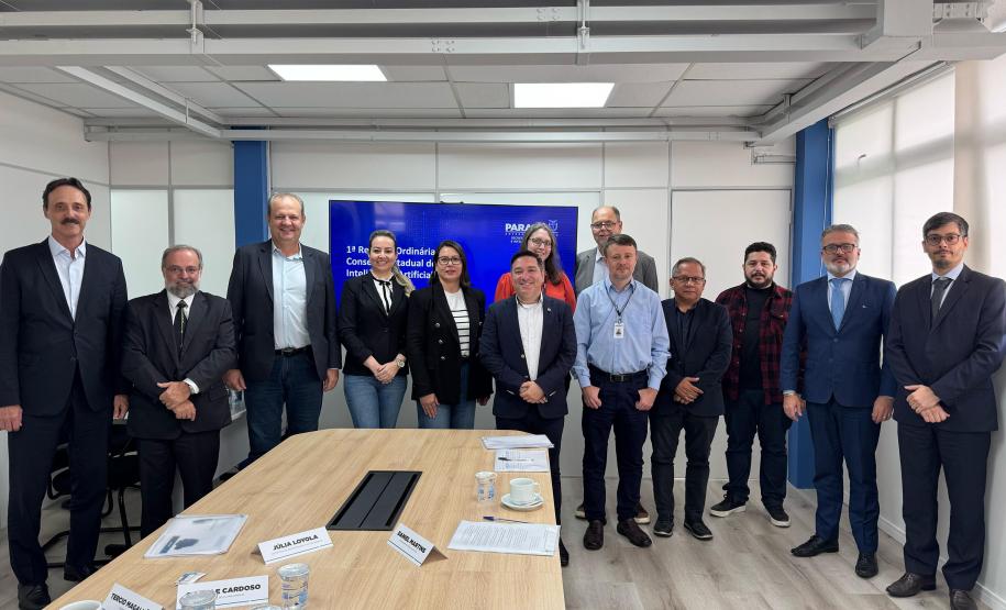 Paraná instala Conselho de IA e avança na regulamentação da tecnologia no setor público