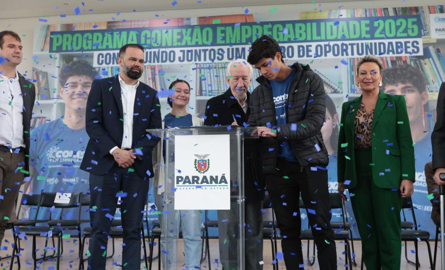 Estado aproxima escolas e empresas para criar 40 mil vagas de estágio em 2025