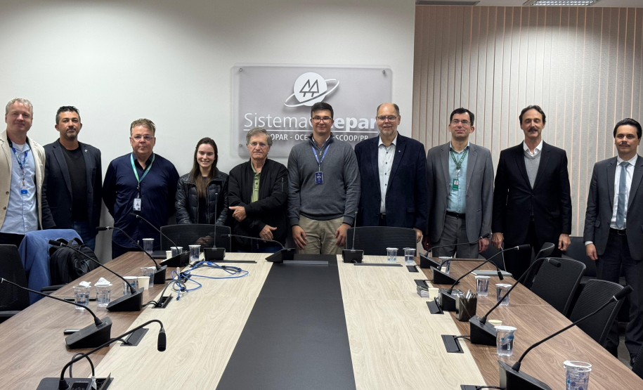 Secretário Alex Canziani se reúne com a Ocepar para fortalecer inovação no agro