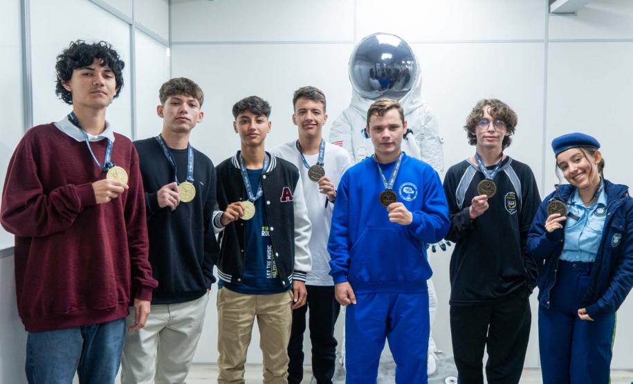 INOVAÇÃO: Alunos recebem premiação da Olimpíada Brasileira de Inovação, Ciência e Tecnologia