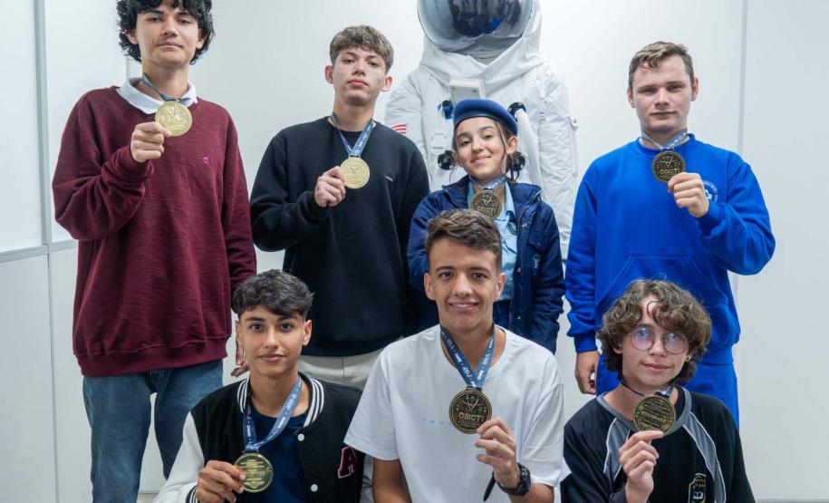INOVAÇÃO: Alunos recebem premiação da Olimpíada Brasileira de Inovação, Ciência e Tecnologia