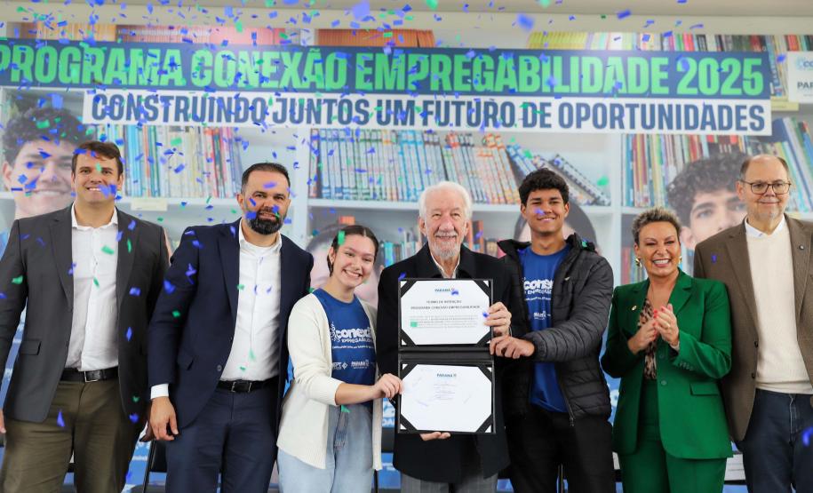 Estado aproxima escolas e empresas para criar 40 mil vagas de estágio em 2025