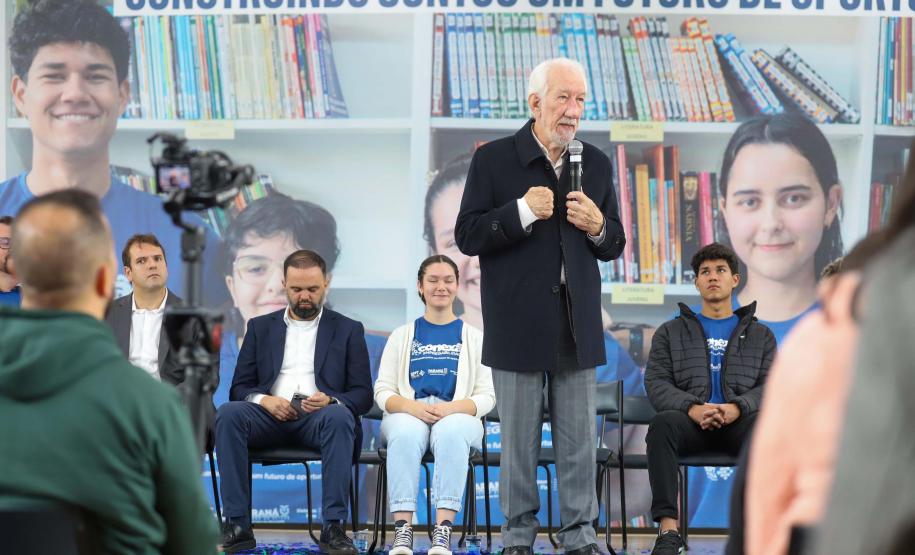 Estado aproxima escolas e empresas para criar 40 mil vagas de estágio em 2025