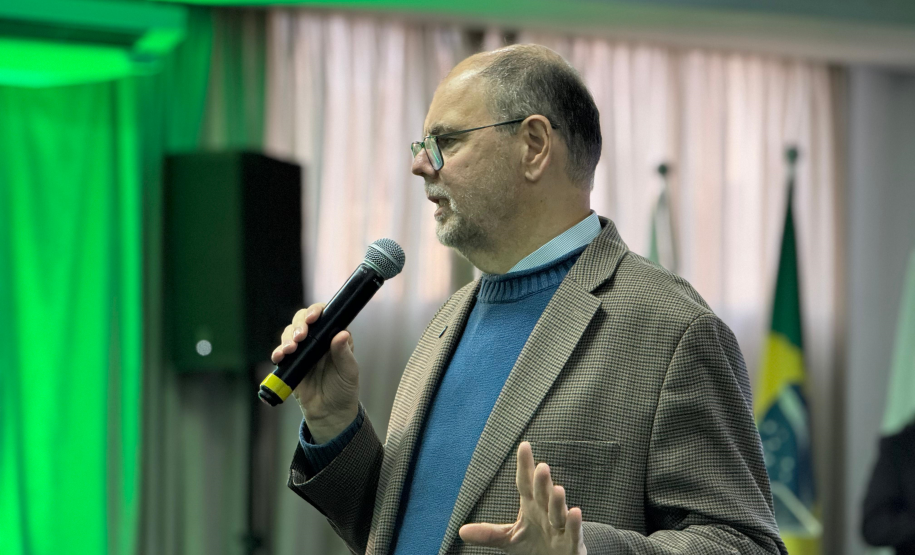 Secretário Alex Canziani participa da 4ª Marcha dos Legislativos Municipais, em Curitiba