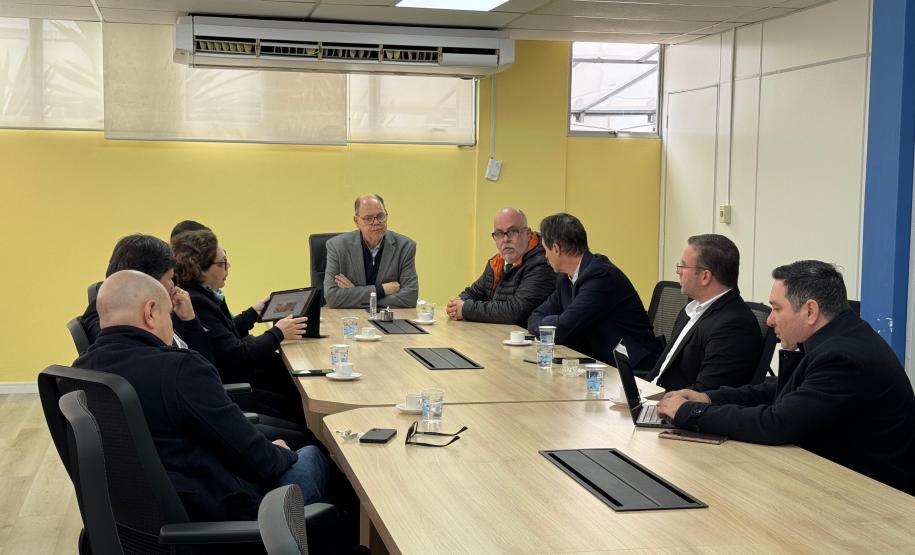 Secretario Alex Canziani se reúne com representantes da Sesa para falar sobre inovação na saúde pública