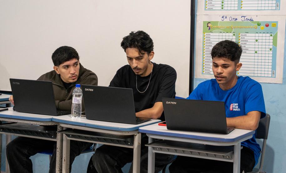 Travessia para o futuro: Talento Tech impulsiona carreira de jovens da Ilha das Peças