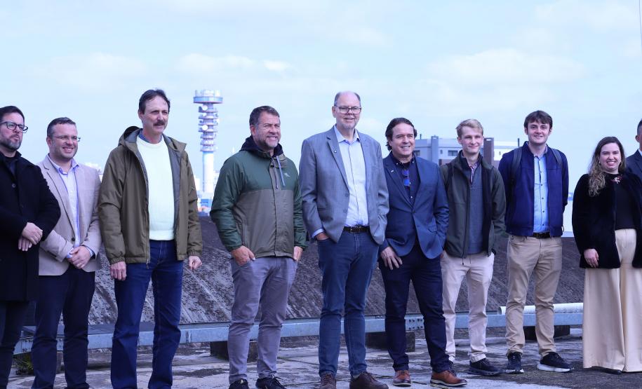 Estado faz entrega simbólica de chaves à entidade que assume a gestão do Hub GovTechs