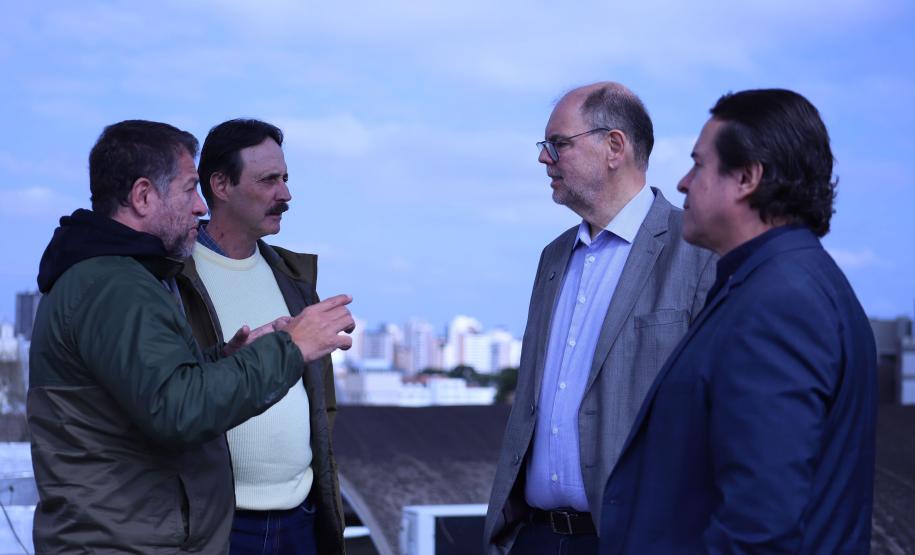 Estado faz entrega simbólica de chaves à entidade que assume a gestão do Hub GovTechs