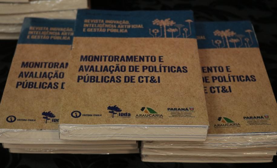Durante o evento Inovação e Justiça com Perspectiva de Gênero, a Secretaria da Inovação e Inteligência Artificial (SEIA) em conjunto com a Secretaria de Ciência, Tecnologia e Ensino Superior (Seti), Fundação Araucária e Instituto Paranaense de Direito Administrativo (IPDA), promoveram a 3ª edição da revista Inovação, Inteligência Artificial e Gestão Pública.