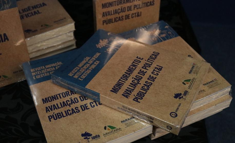 Durante o evento Inovação e Justiça com Perspectiva de Gênero, a Secretaria da Inovação e Inteligência Artificial (SEIA) em conjunto com a Secretaria de Ciência, Tecnologia e Ensino Superior (Seti), Fundação Araucária e Instituto Paranaense de Direito Administrativo (IPDA), promoveram a 3ª edição da revista Inovação, Inteligência Artificial e Gestão Pública.
