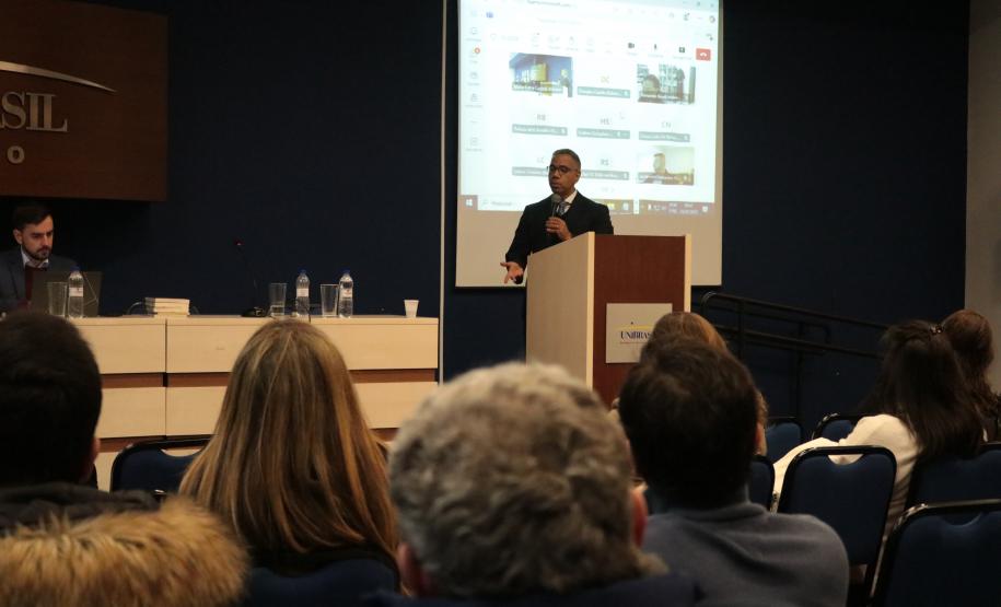 Durante o evento Inovação e Justiça com Perspectiva de Gênero, a Secretaria da Inovação e Inteligência Artificial (SEIA) em conjunto com a Secretaria de Ciência, Tecnologia e Ensino Superior (Seti), Fundação Araucária e Instituto Paranaense de Direito Administrativo (IPDA), promoveram a 3ª edição da revista Inovação, Inteligência Artificial e Gestão Pública.