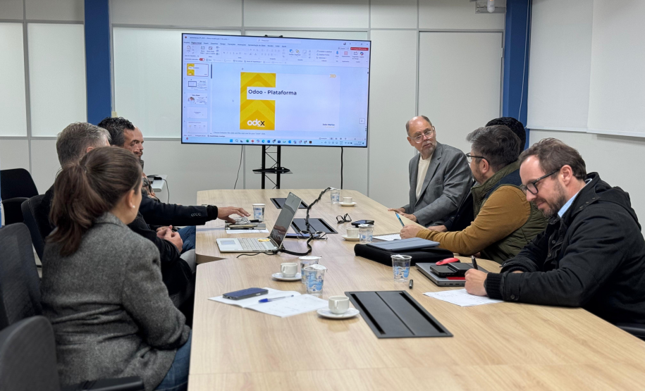 Secretário Alex Canziani recebe prefeito de Morretes na SEIA