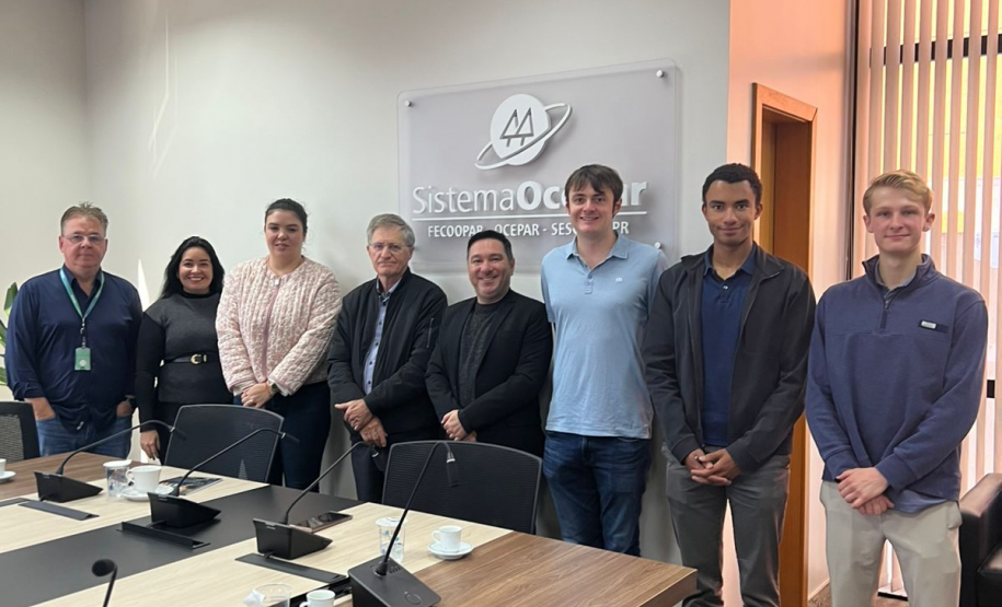 Estudantes do Programa Summer Fellow visitam o Sistema Ocepar e dialogam sobre inovação e cooperativismo no Paraná