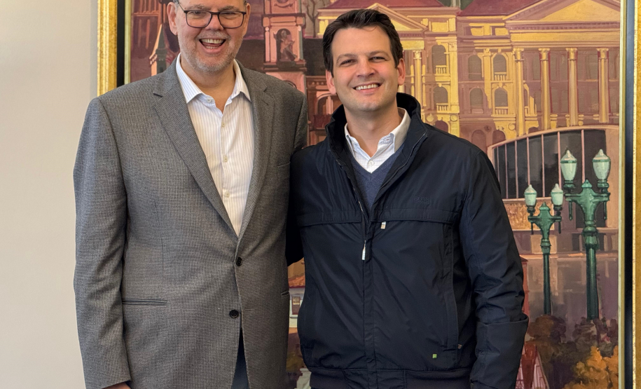 Secretário Alex Caziani de reúne com o prefeito de Curitiba Eduardo Pimentel
