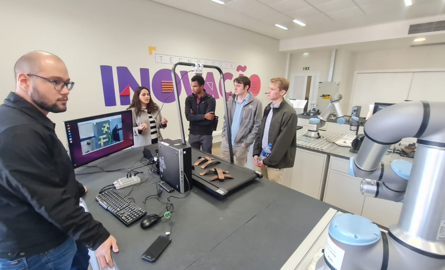 Summer Fellows conhecem o ecossistema de inovação de Londrina em visita técnica