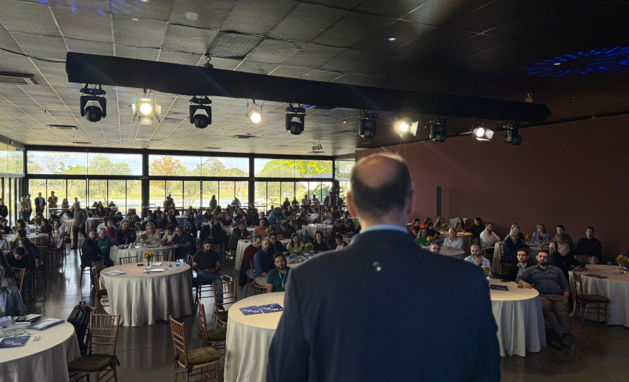 Secretário Alex Canziani apresenta projetos em Encontro Regional de Políticas Públicas