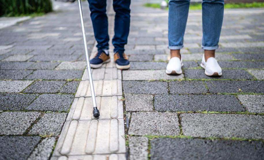 Estado anuncia 10 finalistas do concurso de inovação para criação de bengalas inteligentes