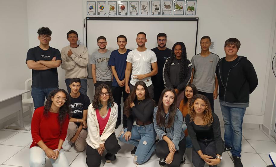 Duas alunas da rede estadual conquistam medalha de ouro na Olimpíada Nacional de IA