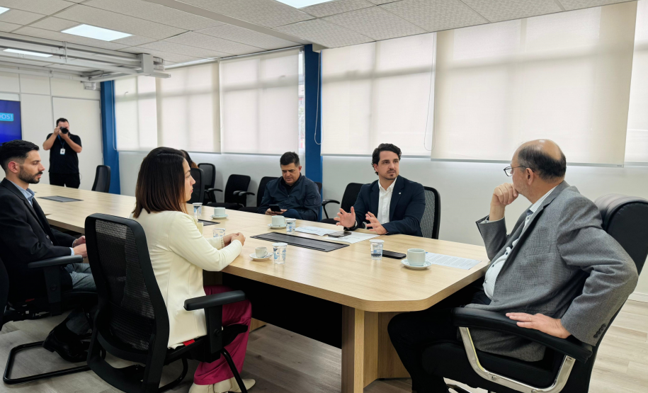 Secretário da Inovação recebe prefeito de Irati para tratar de projetos voltados ao desenvolvimento tecnológico da cidade