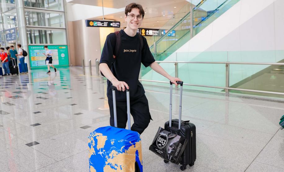 Aluno paranaense participa da Olimpíada Internacional de Inteligência Artificial, em Pequim