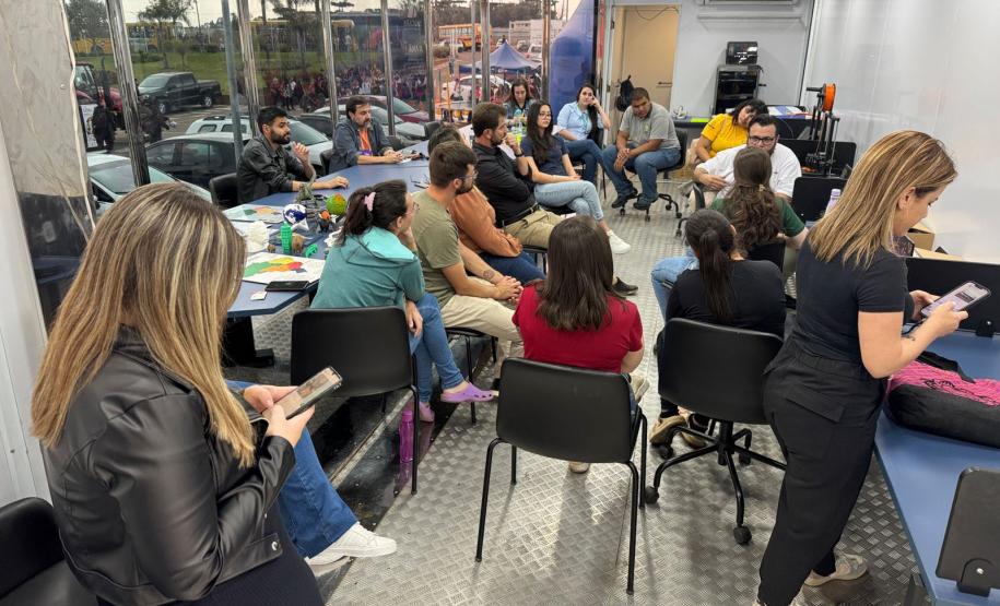 Carreta da Inovação participa de eventos de tecnologia em Jacarezinho e Pato Branco