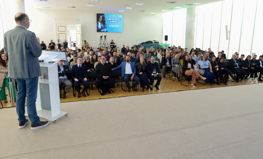 Com apoio do Estado, seminário em Curitiba debate Inteligência Artificial na educação