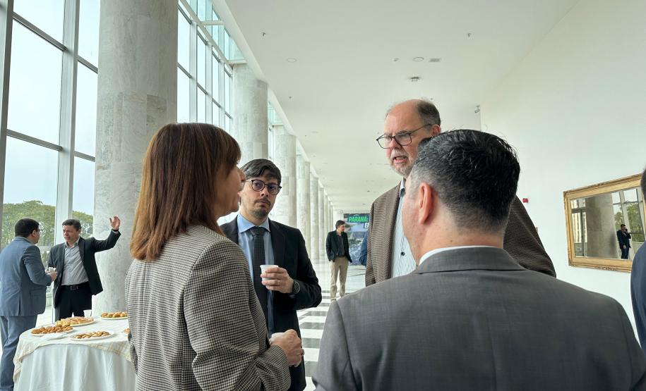 Governo capacita servidores sobre Inteligência Artificial em palestras com a Amazon