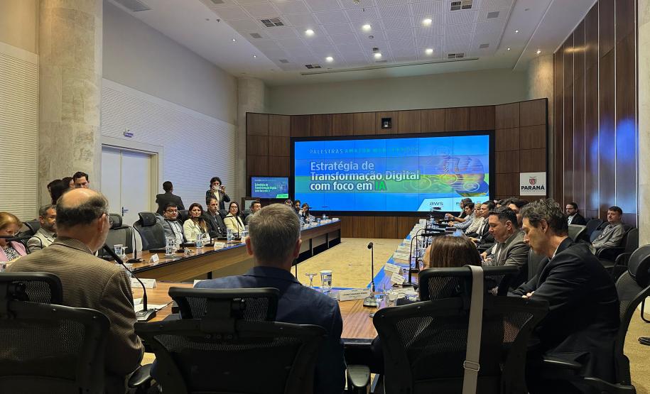 Governo capacita servidores sobre Inteligência Artificial em palestras com a Amazon